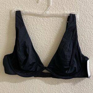 GapBody NWT Black everyday Unlined Built-Up Bra Set Of‎ 2